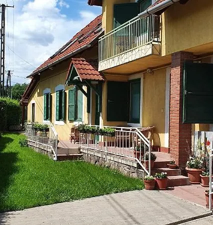 Apartment Pinkoczi Apartmanhaz *