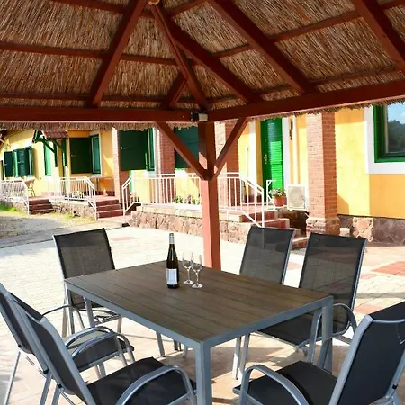 Apartment Pinkoczi Apartmanhaz Balatonalmadi